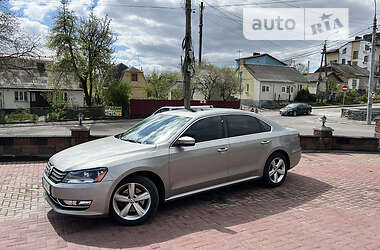 Седан Volkswagen Passat 2013 в Рівному