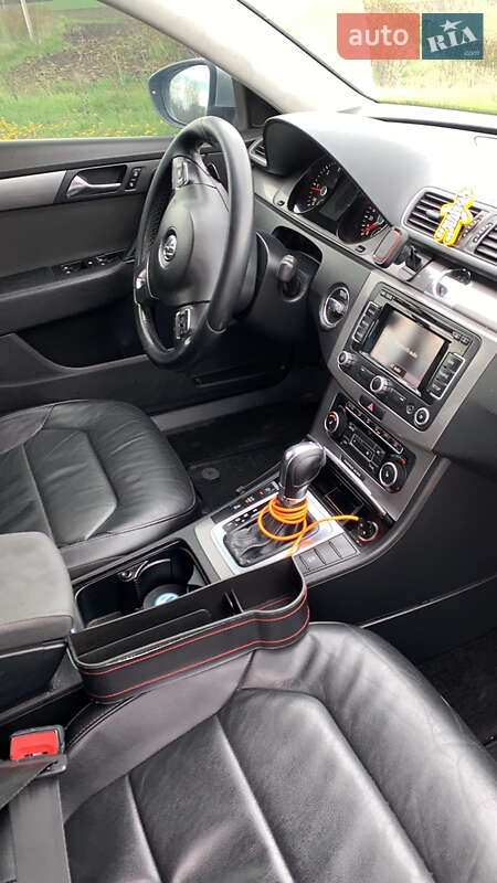 Универсал Volkswagen Passat 2011 в Хмельницком