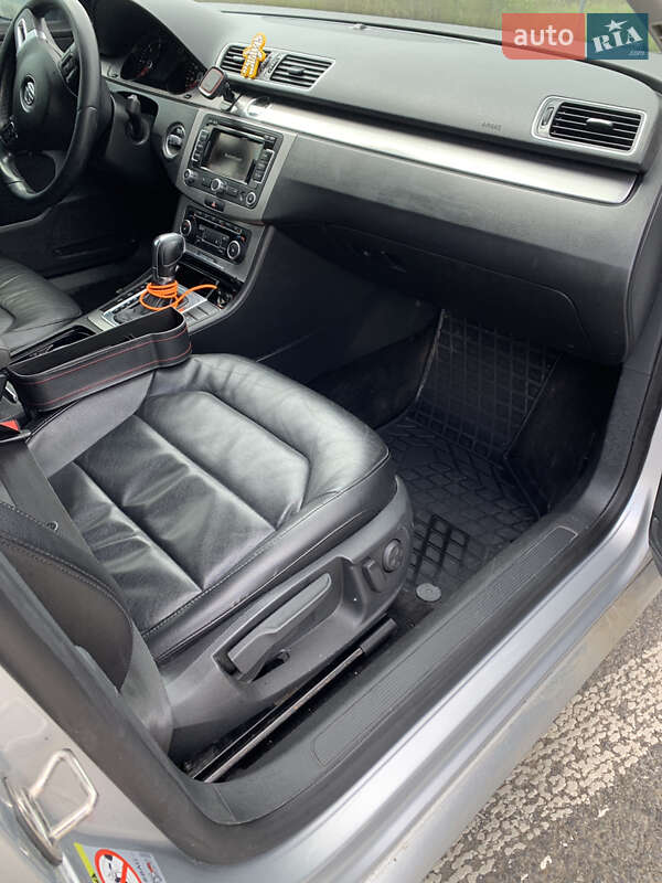 Универсал Volkswagen Passat 2011 в Хмельницком