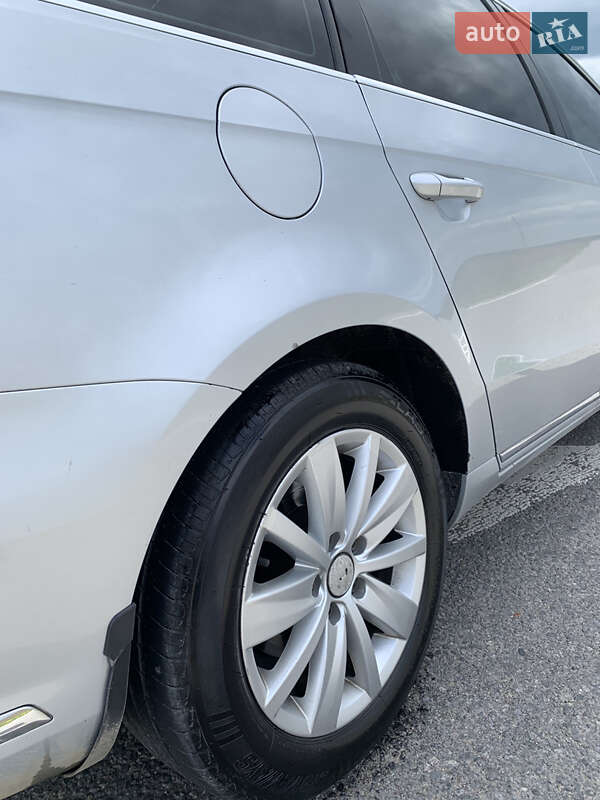 Универсал Volkswagen Passat 2011 в Хмельницком