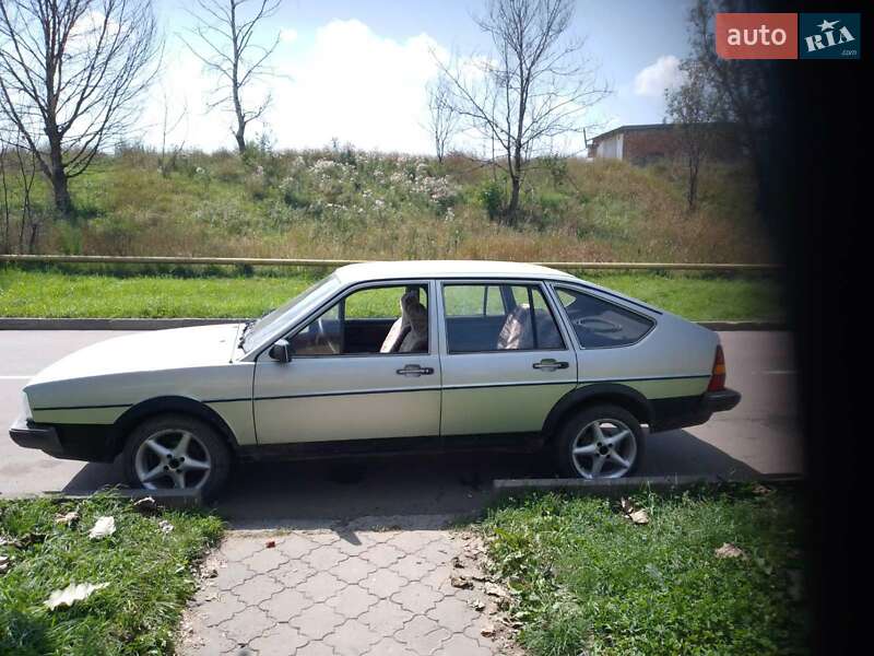 Хетчбек Volkswagen Passat 1980 в Калуші