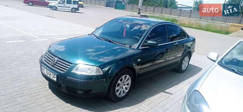 Седан Volkswagen Passat 2001 в 