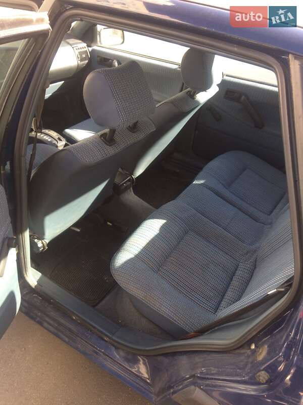 Седан Volkswagen Passat 1991 в Киеве