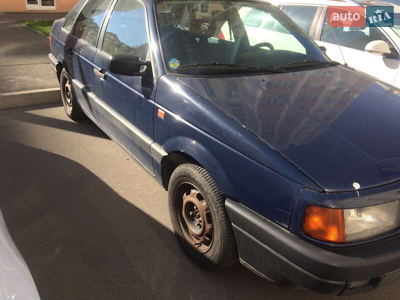 Седан Volkswagen Passat 1991 в Киеве