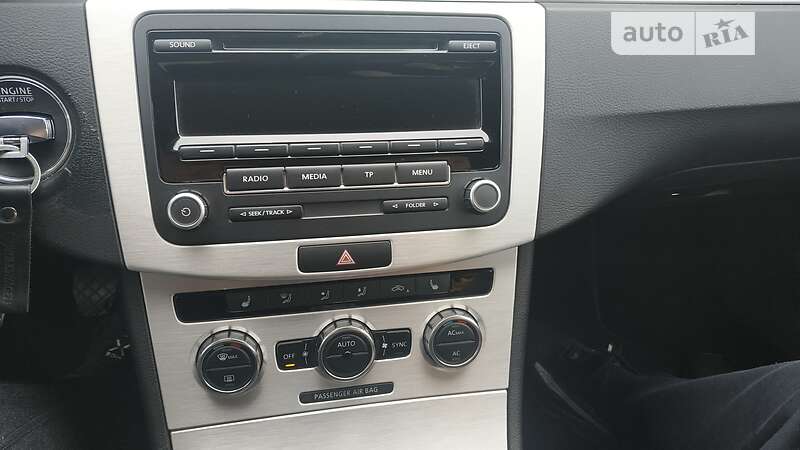 Универсал Volkswagen Passat 2011 в Овруче