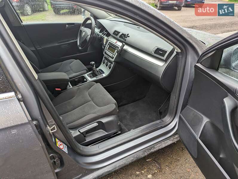 Універсал Volkswagen Passat 2008 в Снятині
