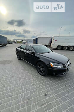 Седан Volkswagen Passat 2012 в Ровно