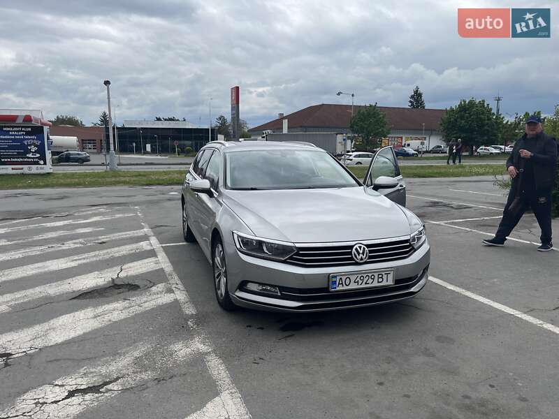 Универсал Volkswagen Passat 2016 в Ужгороде