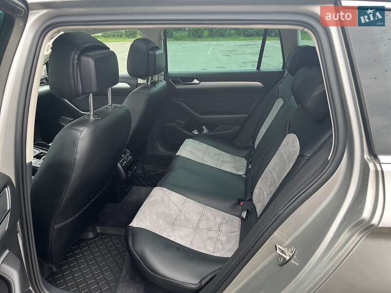 Универсал Volkswagen Passat 2016 в Ужгороде