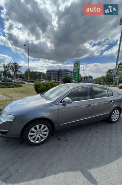 Седан Volkswagen Passat 2005 в Черкассах