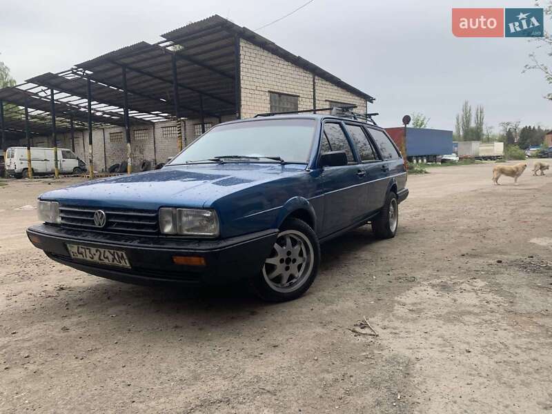 Універсал Volkswagen Passat 1986 в 