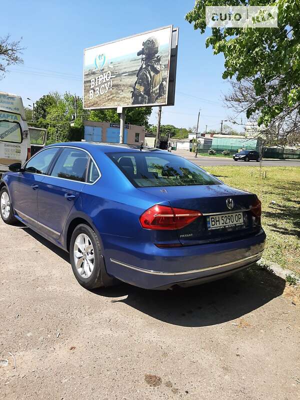 Седан Volkswagen Passat 2016 в Одессе