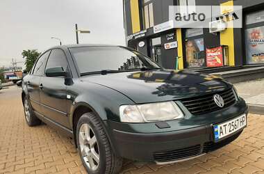 Седан Volkswagen Passat 1996 в Ивано-Франковске
