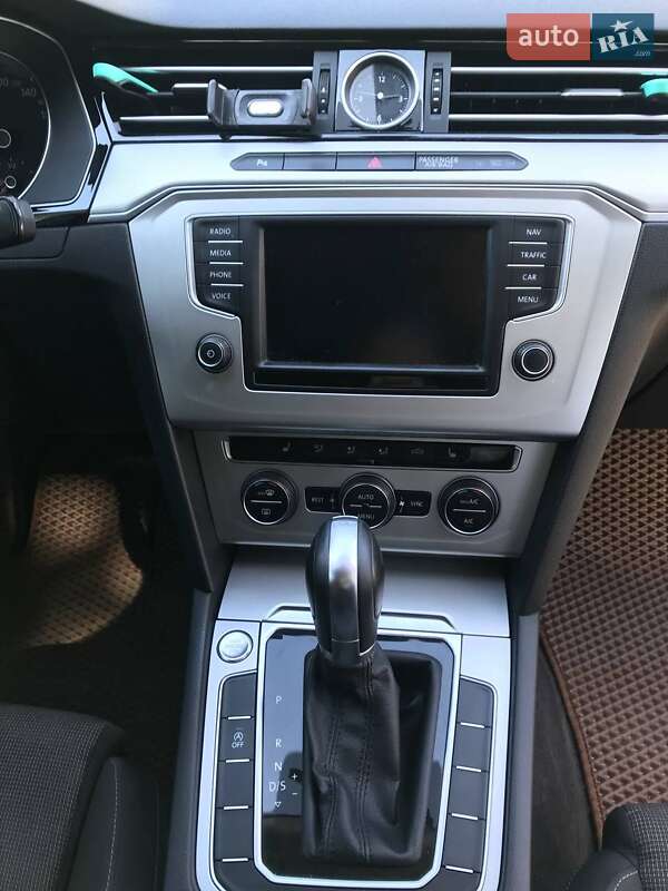 Универсал Volkswagen Passat 2017 в Ровно