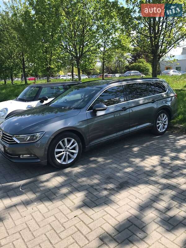 Универсал Volkswagen Passat 2017 в Ровно