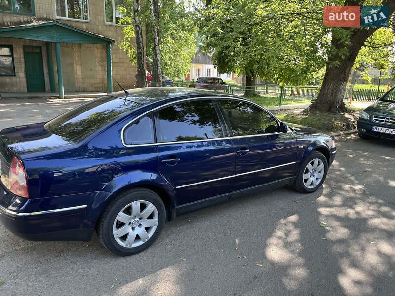 Седан Volkswagen Passat 2003 в Днепре