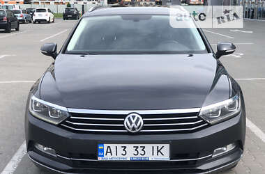 Универсал Volkswagen Passat 2017 в Киеве