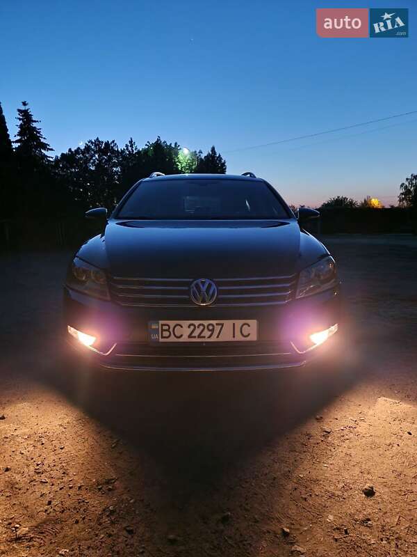 Универсал Volkswagen Passat 2012 в Дубно