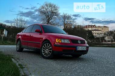 Седан Volkswagen Passat 1996 в Львове