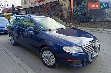 Універсал Volkswagen Passat 2005 в Києві