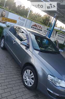 Седан Volkswagen Passat 2007 в Києві