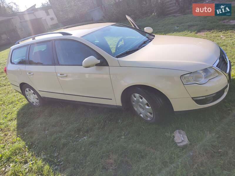 Универсал Volkswagen Passat 2008 в Пустомытах