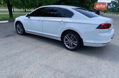 Седан Volkswagen Passat 2016 в 