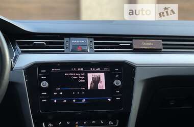 Седан Volkswagen Passat 2020 в 