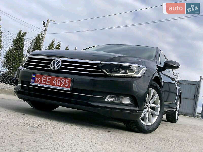 Универсал Volkswagen Passat 2017 в Бориславе