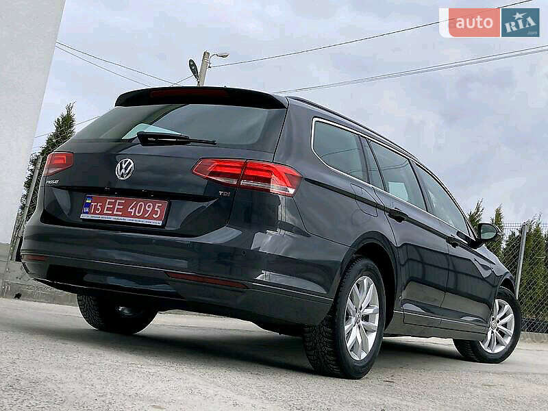 Универсал Volkswagen Passat 2017 в Бориславе