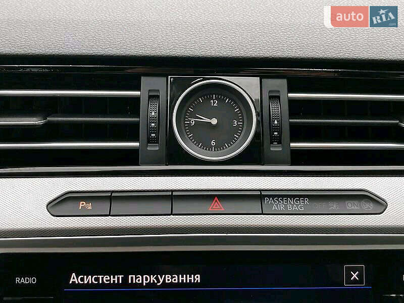 Универсал Volkswagen Passat 2017 в Бориславе