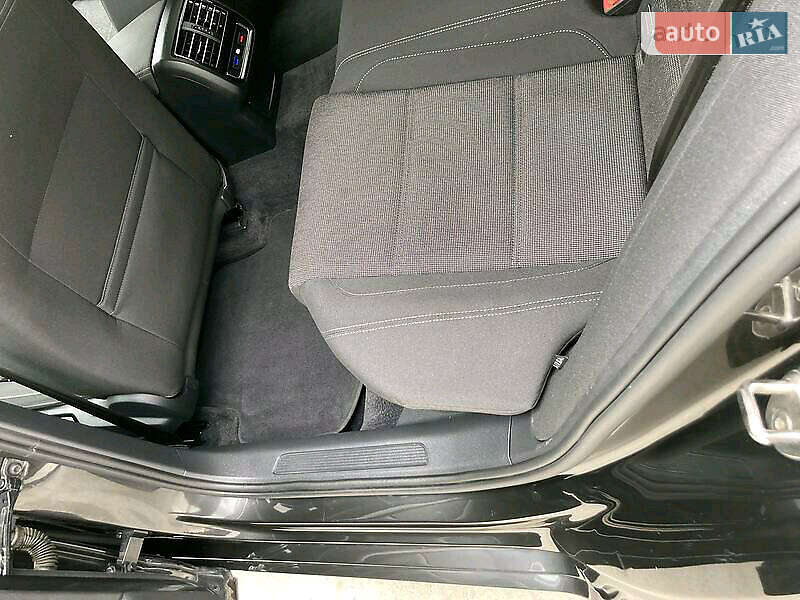 Универсал Volkswagen Passat 2017 в Бориславе