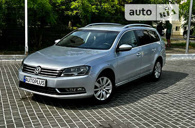 Универсал Volkswagen Passat 2011 в Одессе