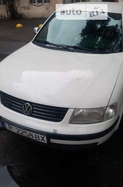 Седан Volkswagen Passat 1998 в Одессе