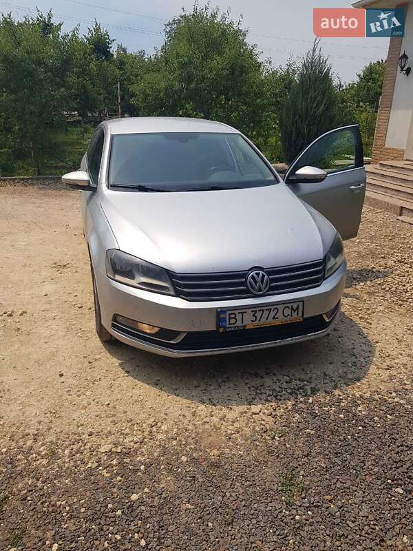 Седан Volkswagen Passat 2012 в Херсоні