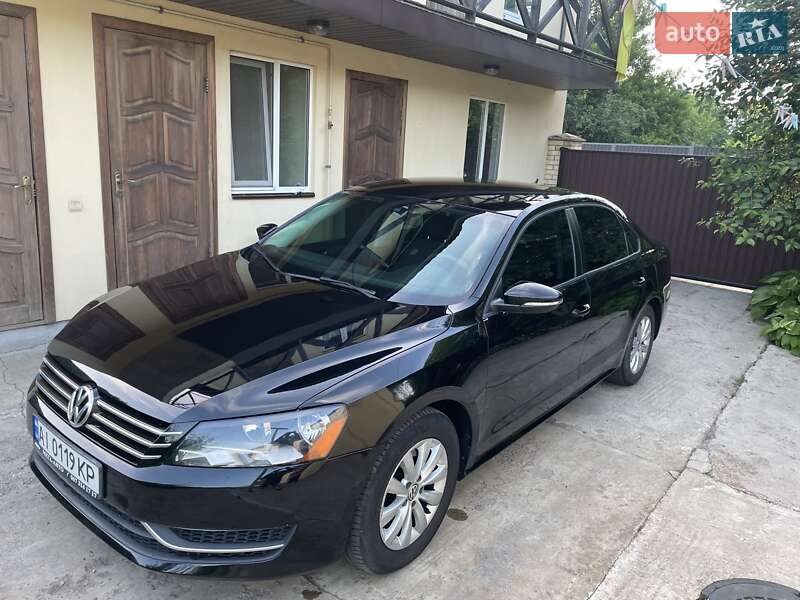 Седан Volkswagen Passat 2011 в Києві