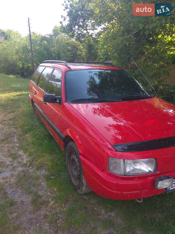 Универсал Volkswagen Passat 1989 в Борщеве