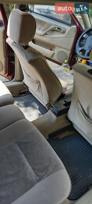 Седан Volkswagen Passat 1996 в Киеве