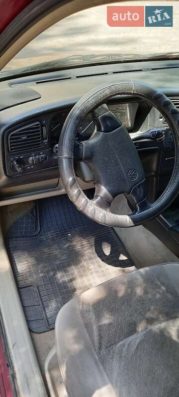 Седан Volkswagen Passat 1996 в Киеве