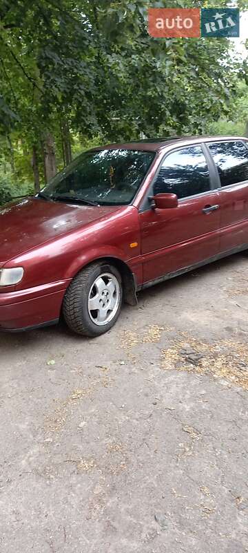 Седан Volkswagen Passat 1996 в Киеве