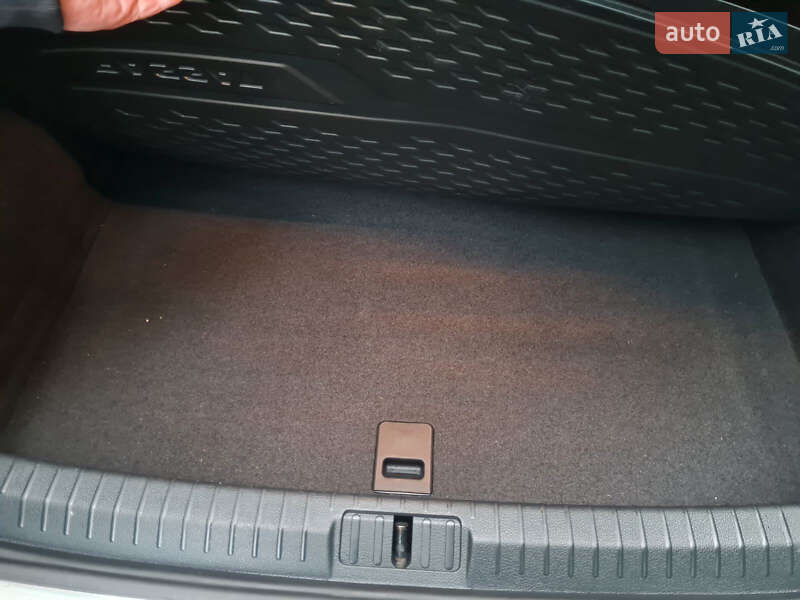 Седан Volkswagen Passat 2016 в Львове