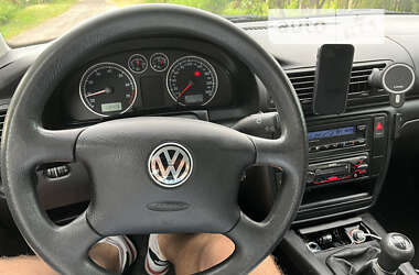 Универсал Volkswagen Passat 2001 в Вишневом