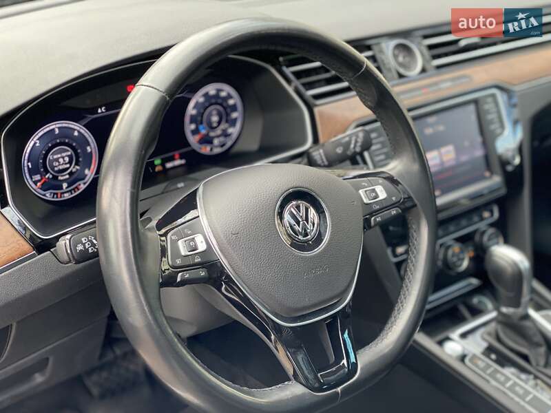 Універсал Volkswagen Passat 2015 в Бершаді