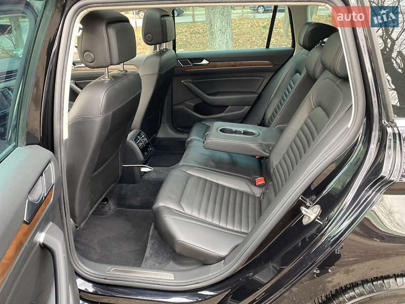 Універсал Volkswagen Passat 2015 в Бершаді