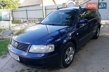 Універсал Volkswagen Passat 2000 в Полонному