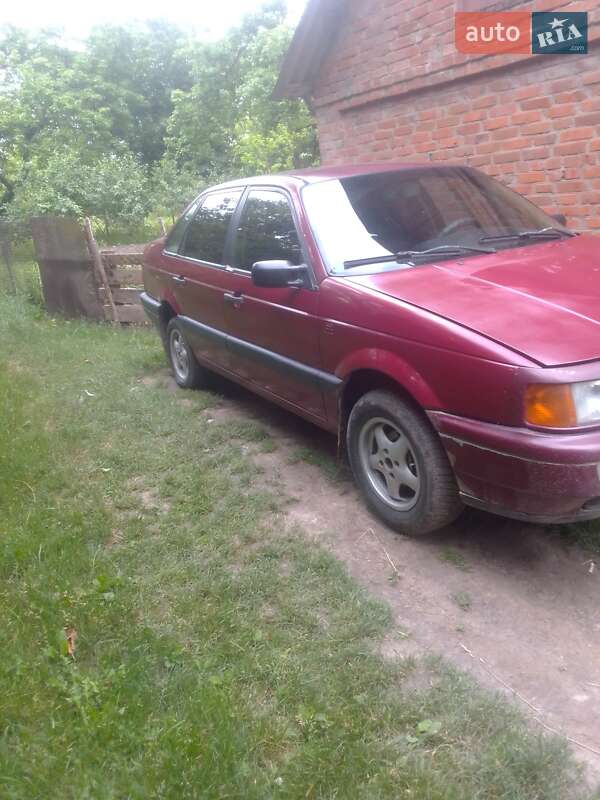 Седан Volkswagen Passat 1988 в Вінниці