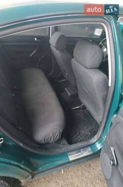 Седан Volkswagen Passat 1998 в 