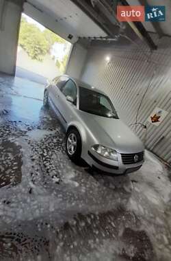 Седан Volkswagen Passat 2002 в Виннице