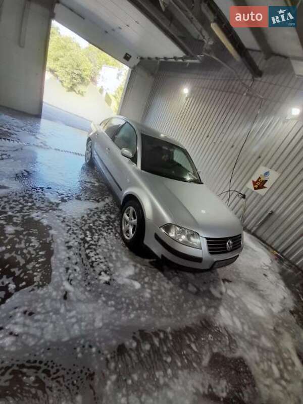 Седан Volkswagen Passat 2002 в Виннице
