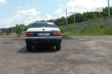 Седан Volkswagen Passat 1991 в Владимир-Волынском